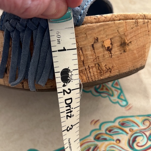 Guess Platform Sandals Sz 8 - Picture 9 of 9